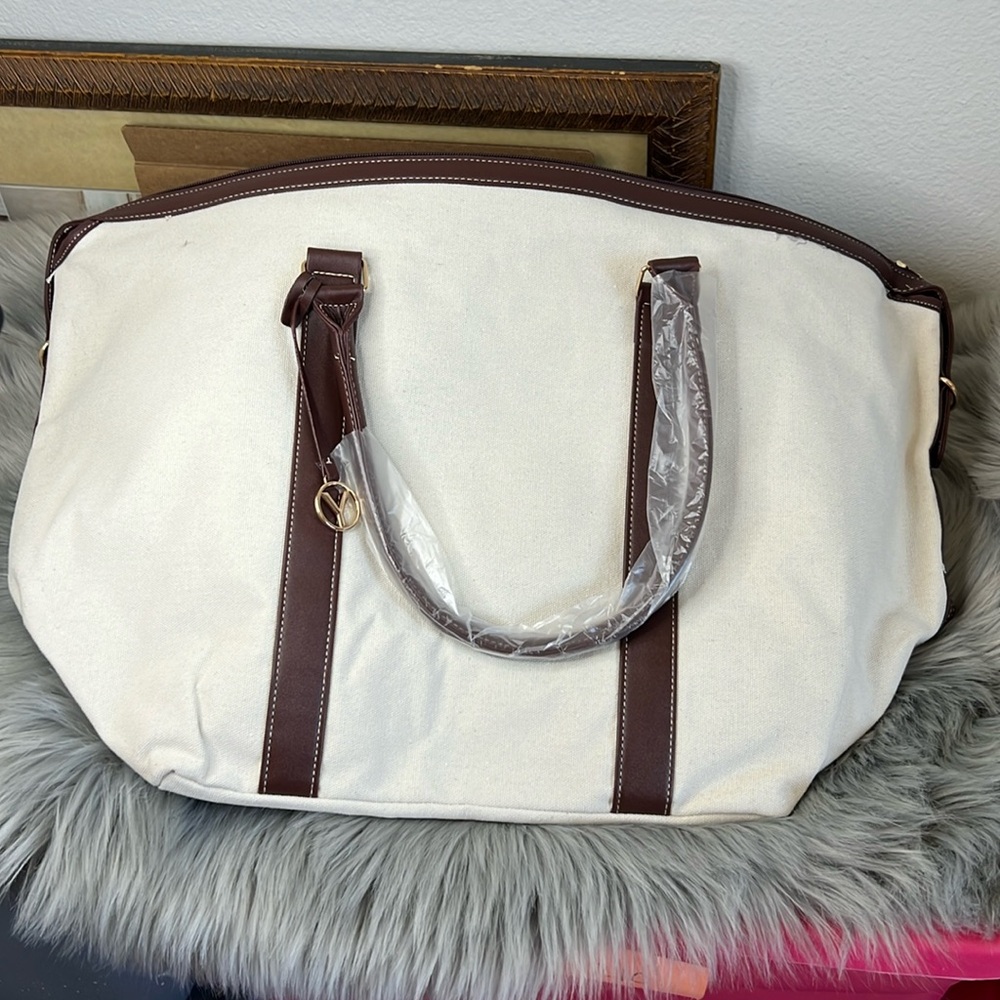 NWT Canvas Weekend Overnight Luggage Bag